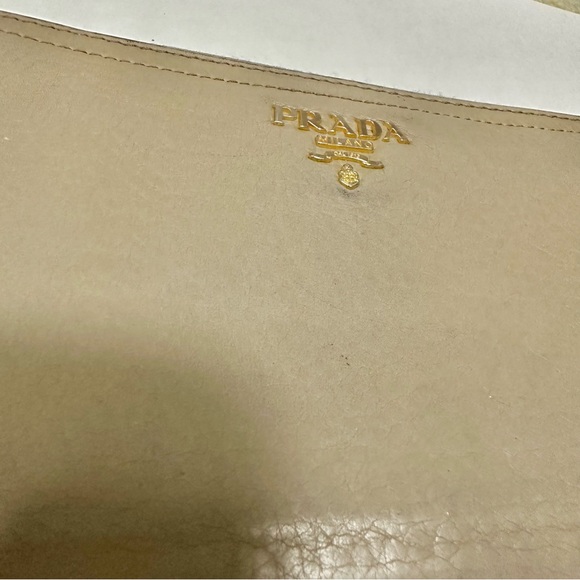 Prada Milano Zippy Wallet - Picture 2 of 10